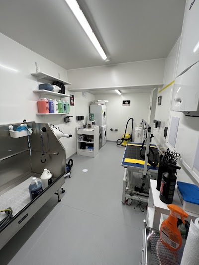 Grooming Van Image