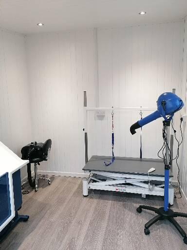 Grooming Van Image