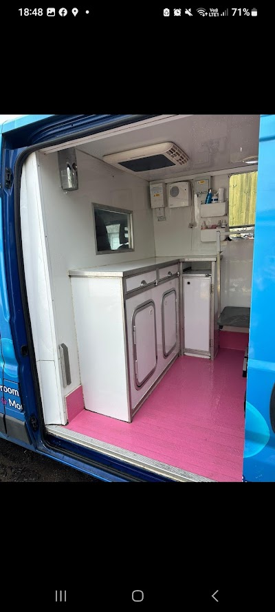 Grooming Van Image