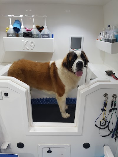 Grooming Van Image
